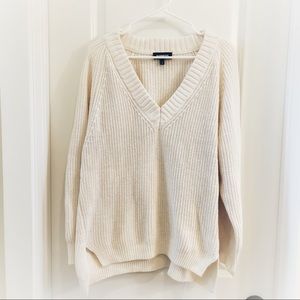 🎉HP🎉 Express V-Neck Sweater, XS, Ivory